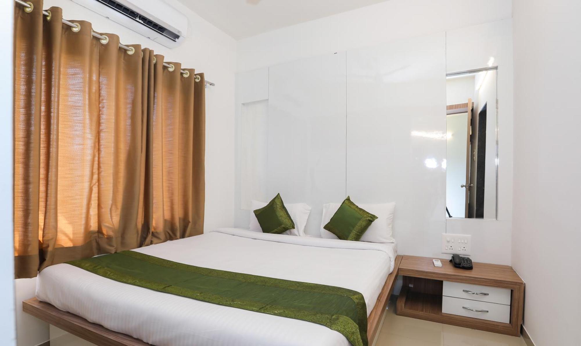 Treebo Sapphire Studio Nashik Exteriör bild