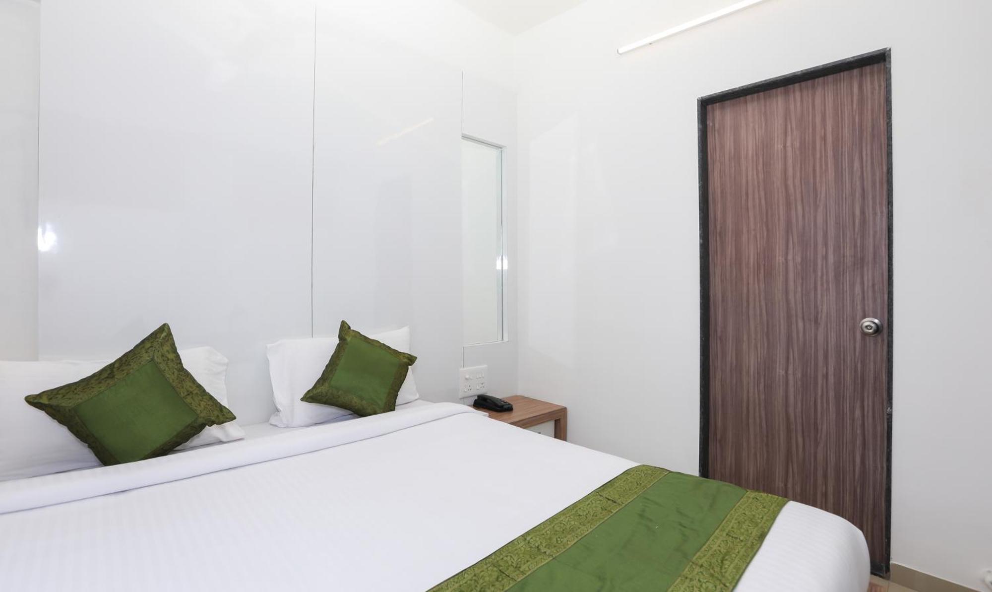 Treebo Sapphire Studio Nashik Exteriör bild
