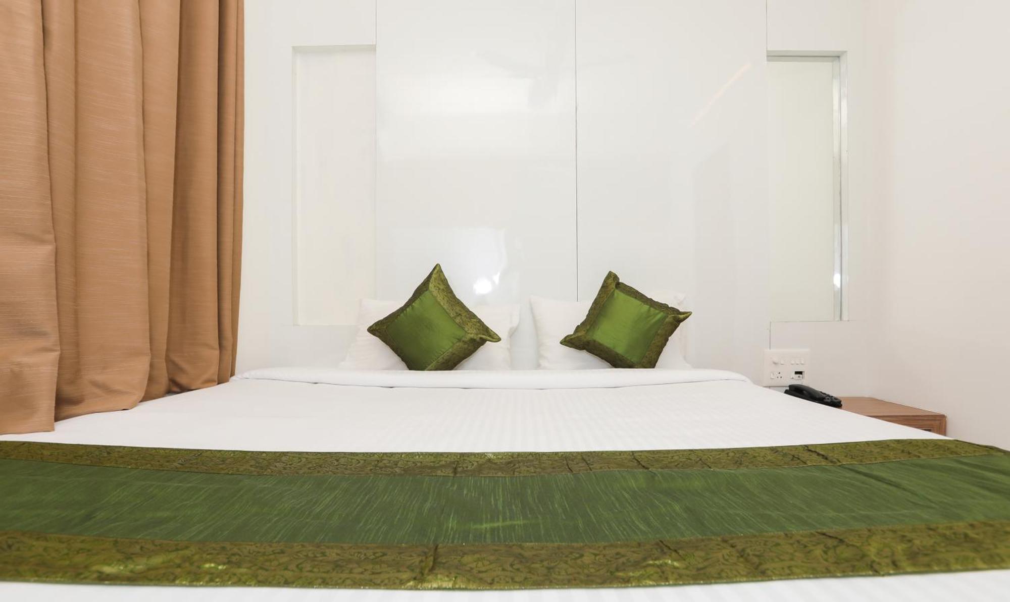 Treebo Sapphire Studio Nashik Exteriör bild
