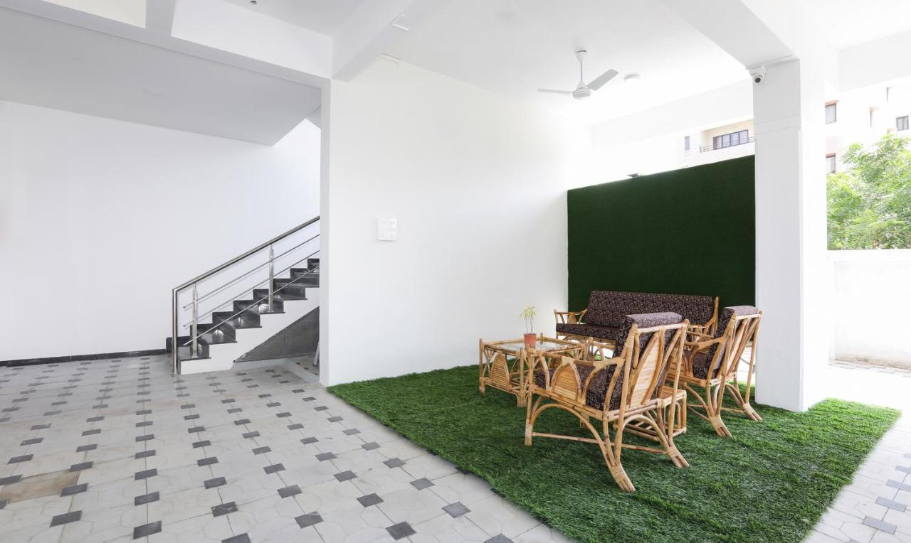 Treebo Sapphire Studio Nashik Exteriör bild