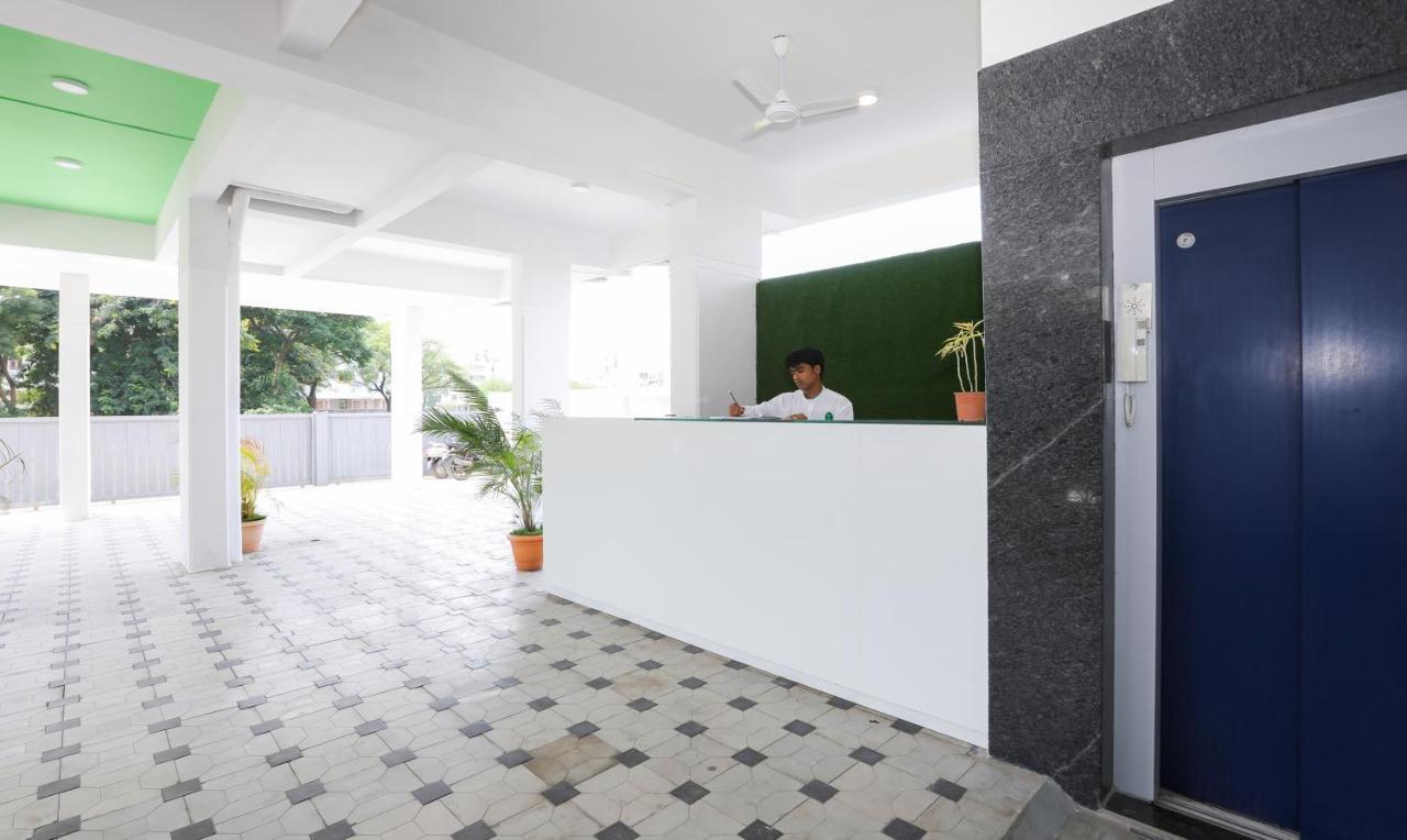 Treebo Sapphire Studio Nashik Exteriör bild